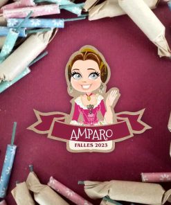 pin de madera con fallera personalizable
