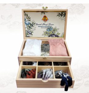 caja para calcetines y sujetapiernas