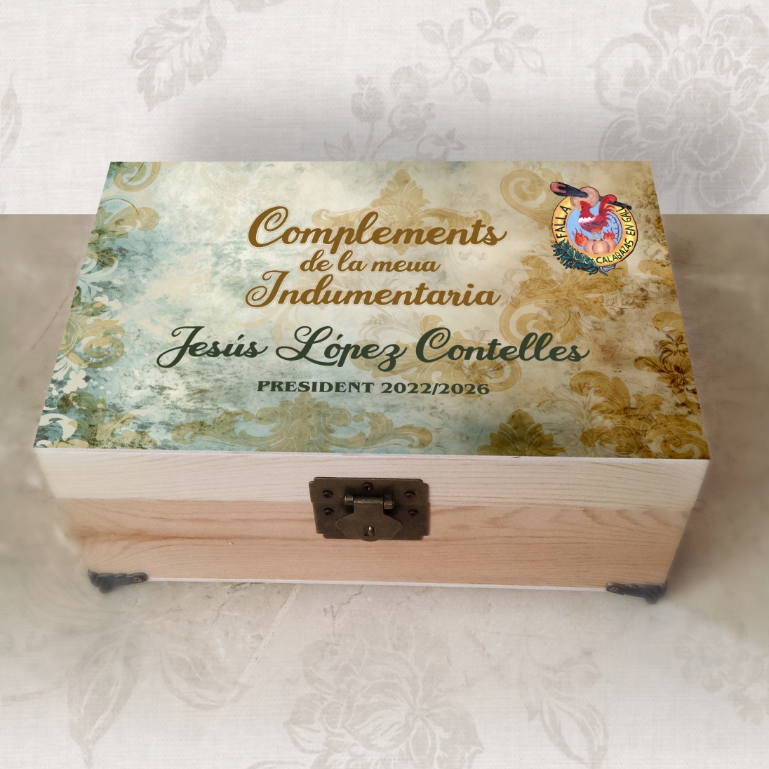 Caja para los complementos de fallero