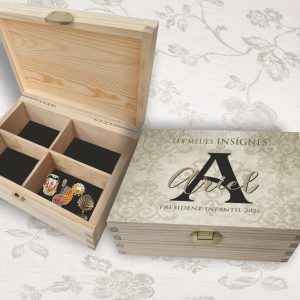 caja para insignias, pin