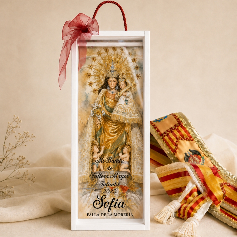 caja para banda de madera blanca con virgen